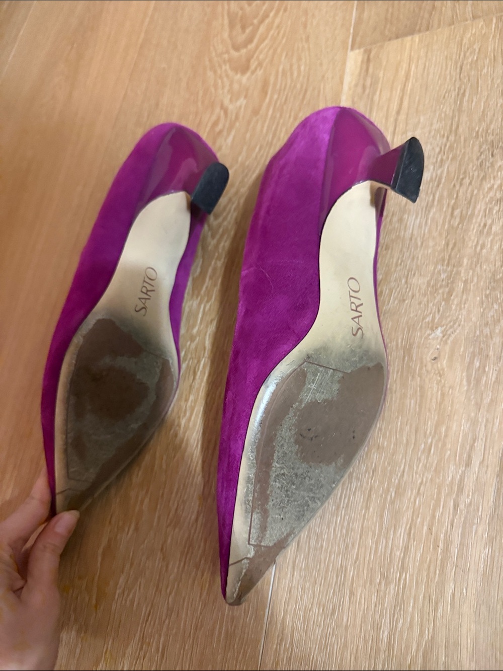 SARTO By Franco Sarto Pointed Suede Pumps in Fuchsia - Picture 2 of 4